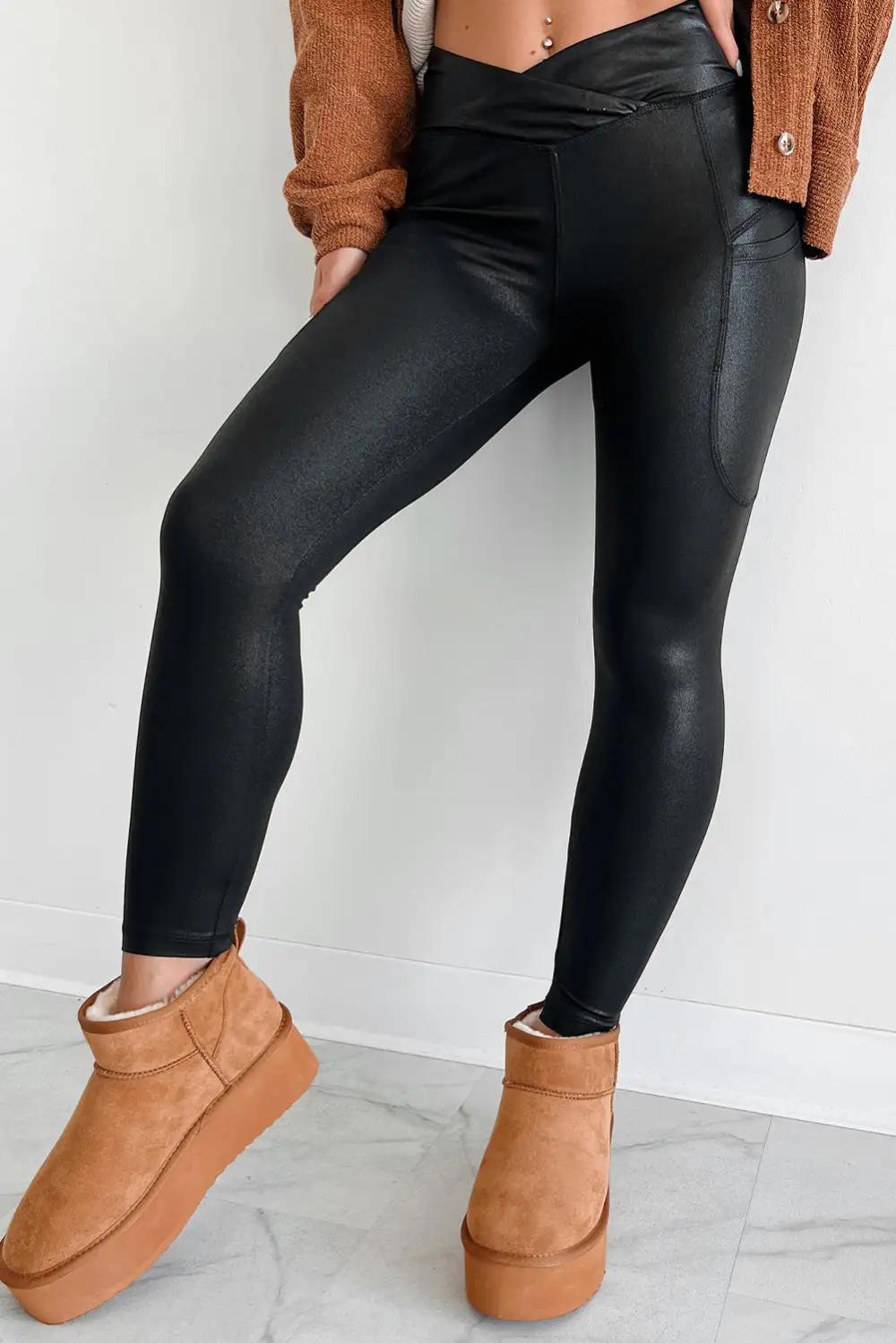 Crossover Waist Pocket Leggings