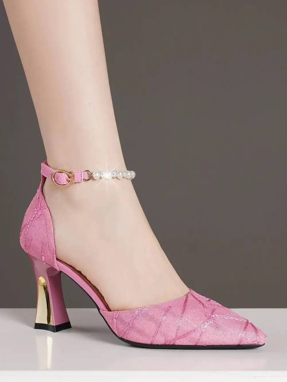 Elegant Pointed-Toe Classic Pumps