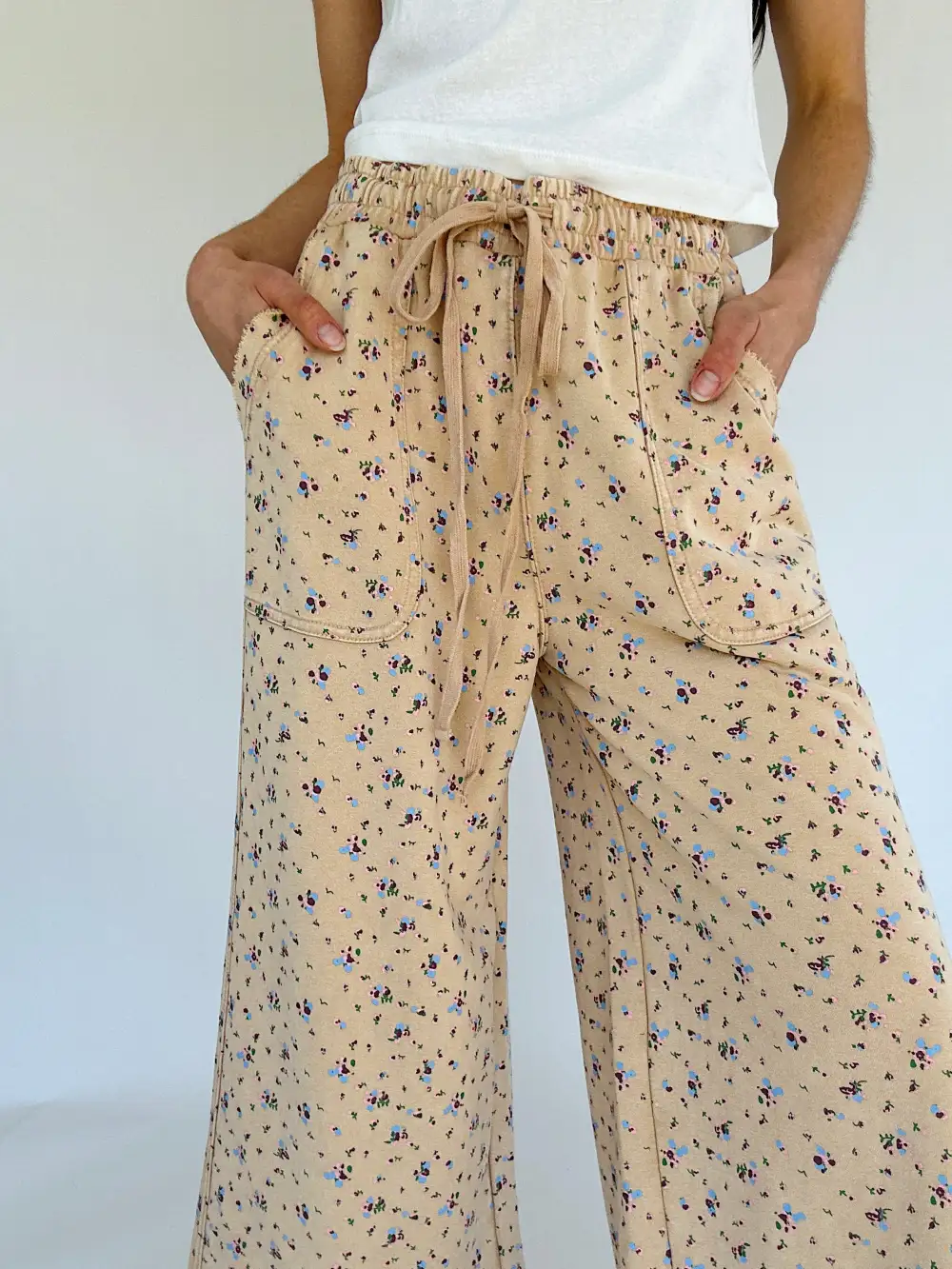 Field Roam Wide Leg Pants