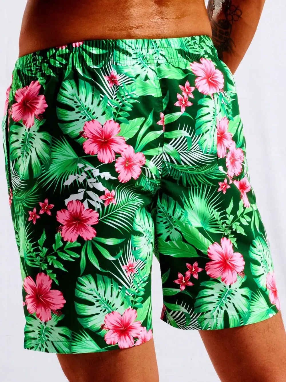 Men's Coastal Tropical Print Pocket Swim Trunks