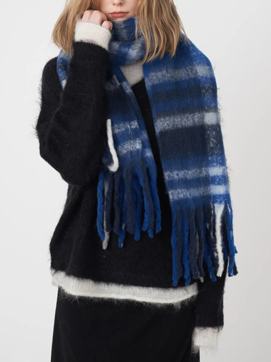 Cozy Gradient Tassel Blanket Wrap