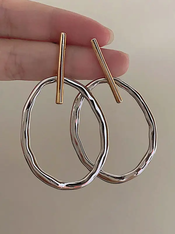 Curved Nature-Inspired Accent Earrings