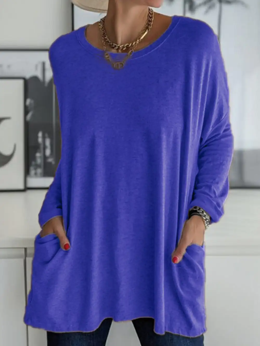 Round Neck Loose Pocket Tee