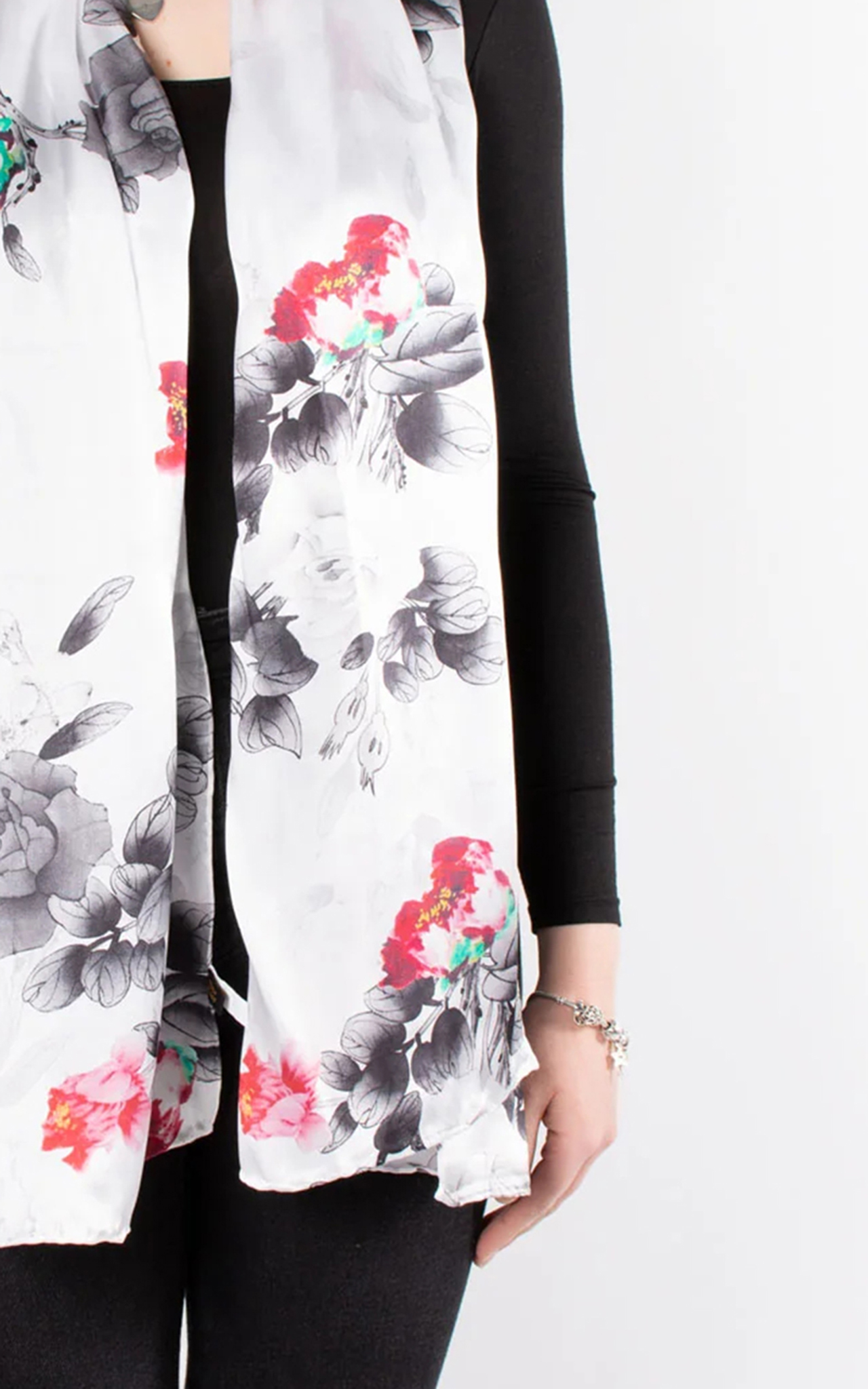 Fashionable And Delicate Silk Scarf For Women