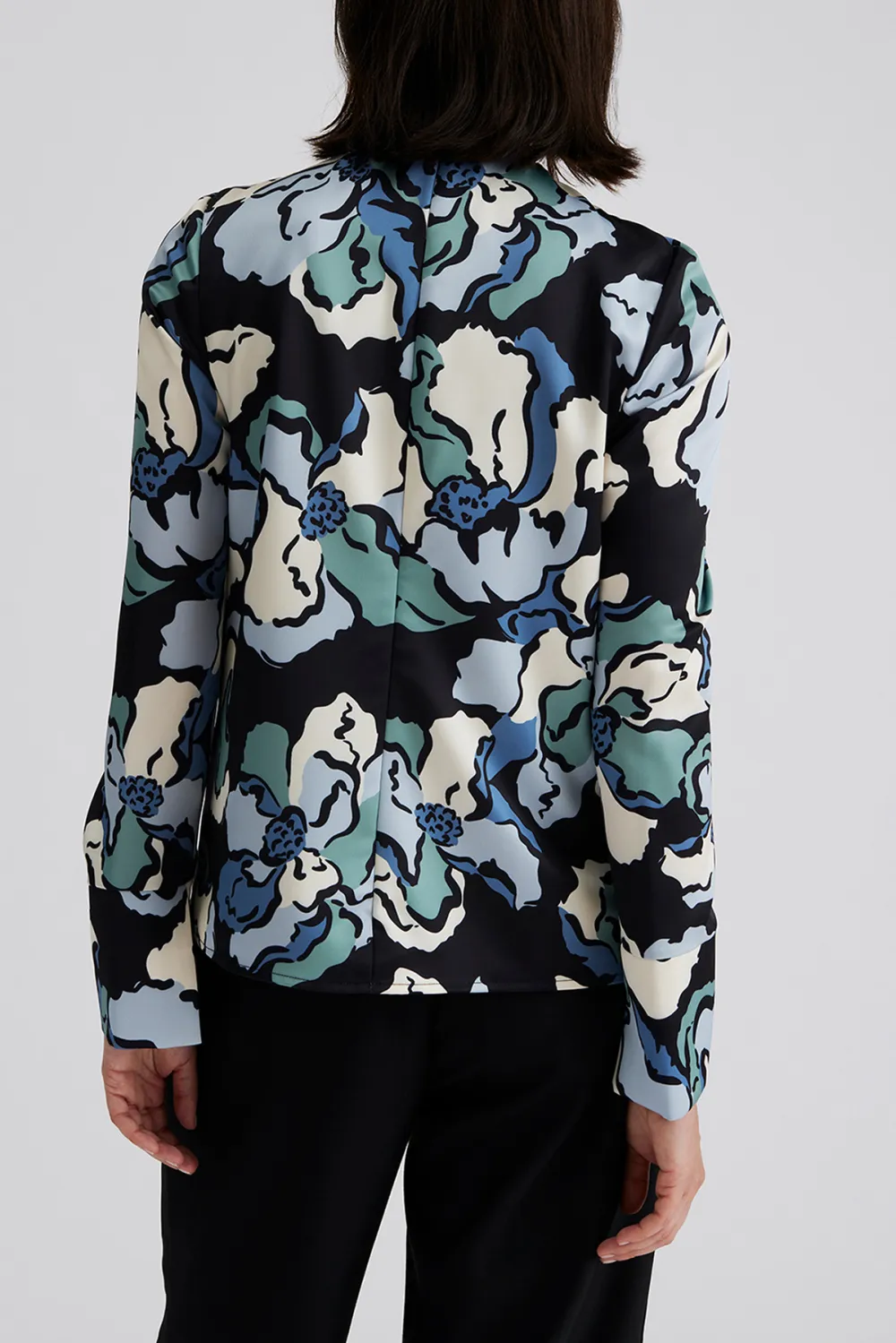 Geometric Print Bow Neck Blouse