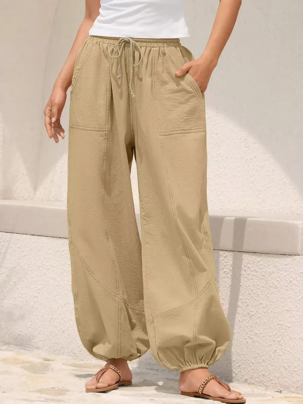 Relaxed-Fit Drawstring Pocketed Exposed-Seam Jogger Pants