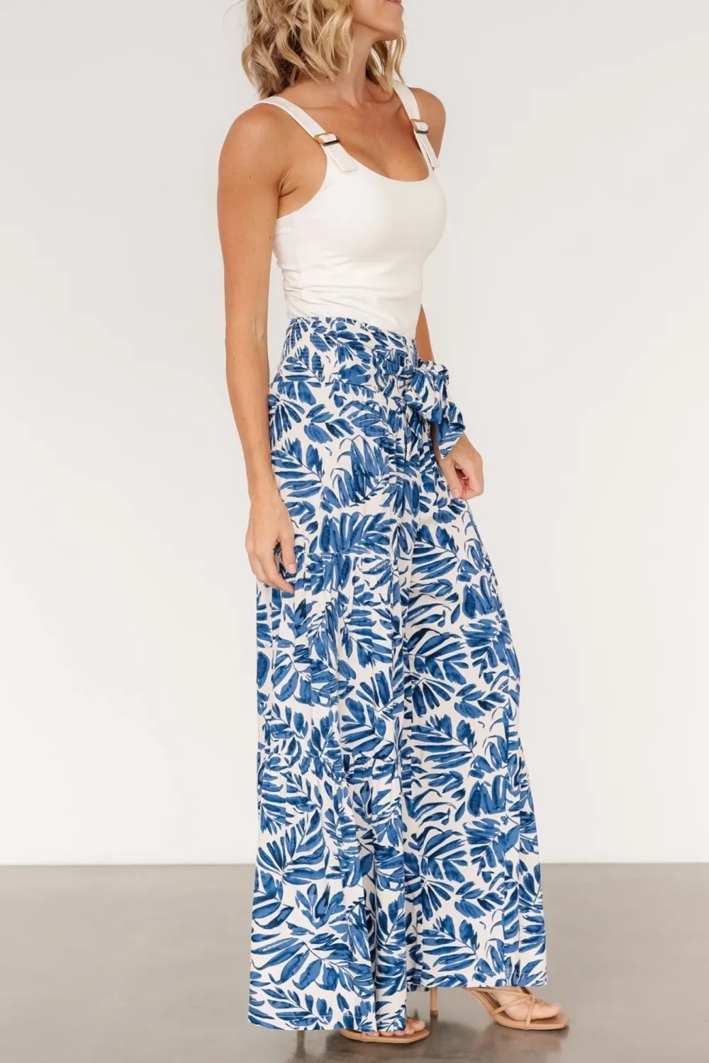 Lightweight And Elegant Versatile Slim-Fit  Pants