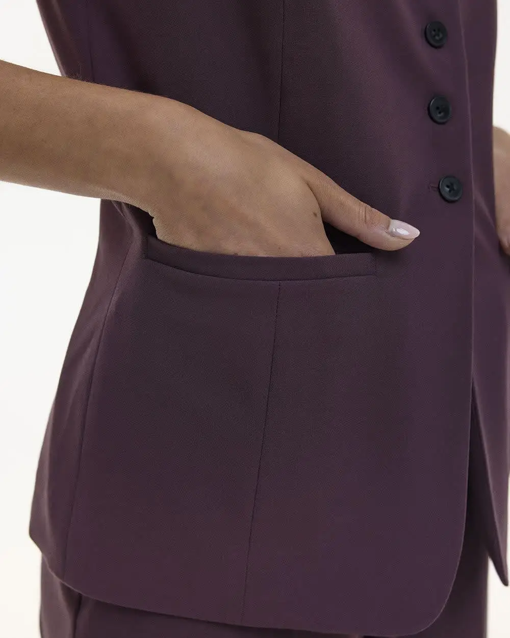 Long Sleeveless Blazer Elegance