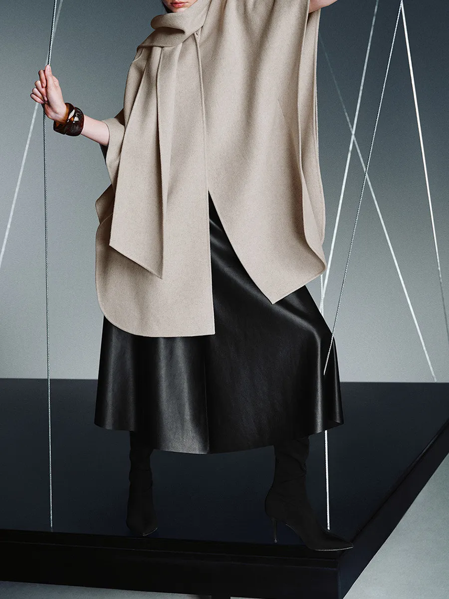 Lady's Grey Mid-Length Scarf With An Elegant Style Trench Coat