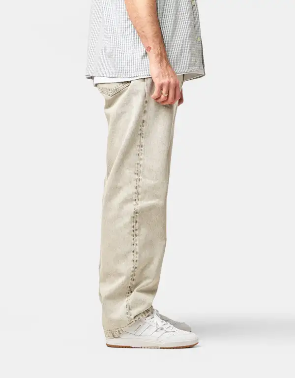 Everyday Chalk Washed Loose Tapered Four Pocket Denim Jeans