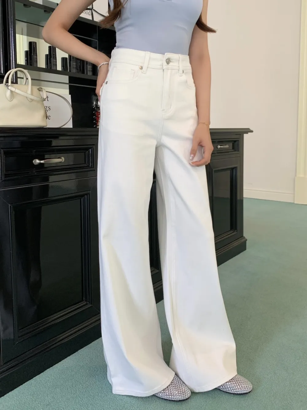 Curved Fit Straight Wide Jeans