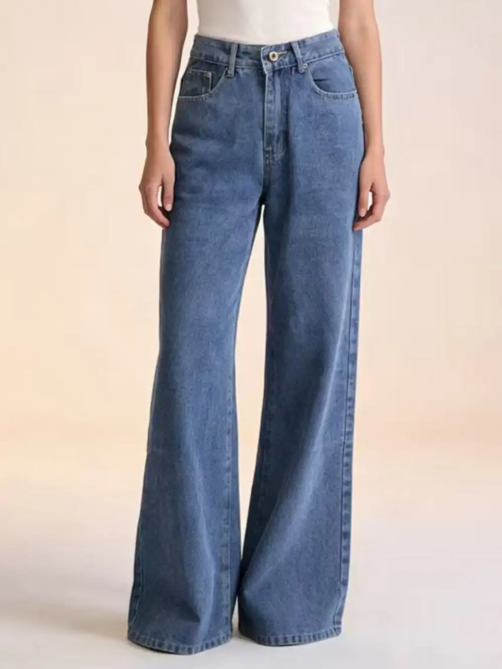 Contoured Wide Leg Denim Jeans