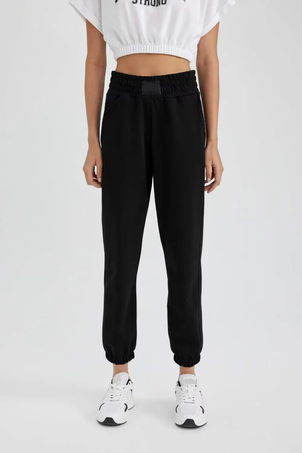 Standard Fit Jogger Sweatpants