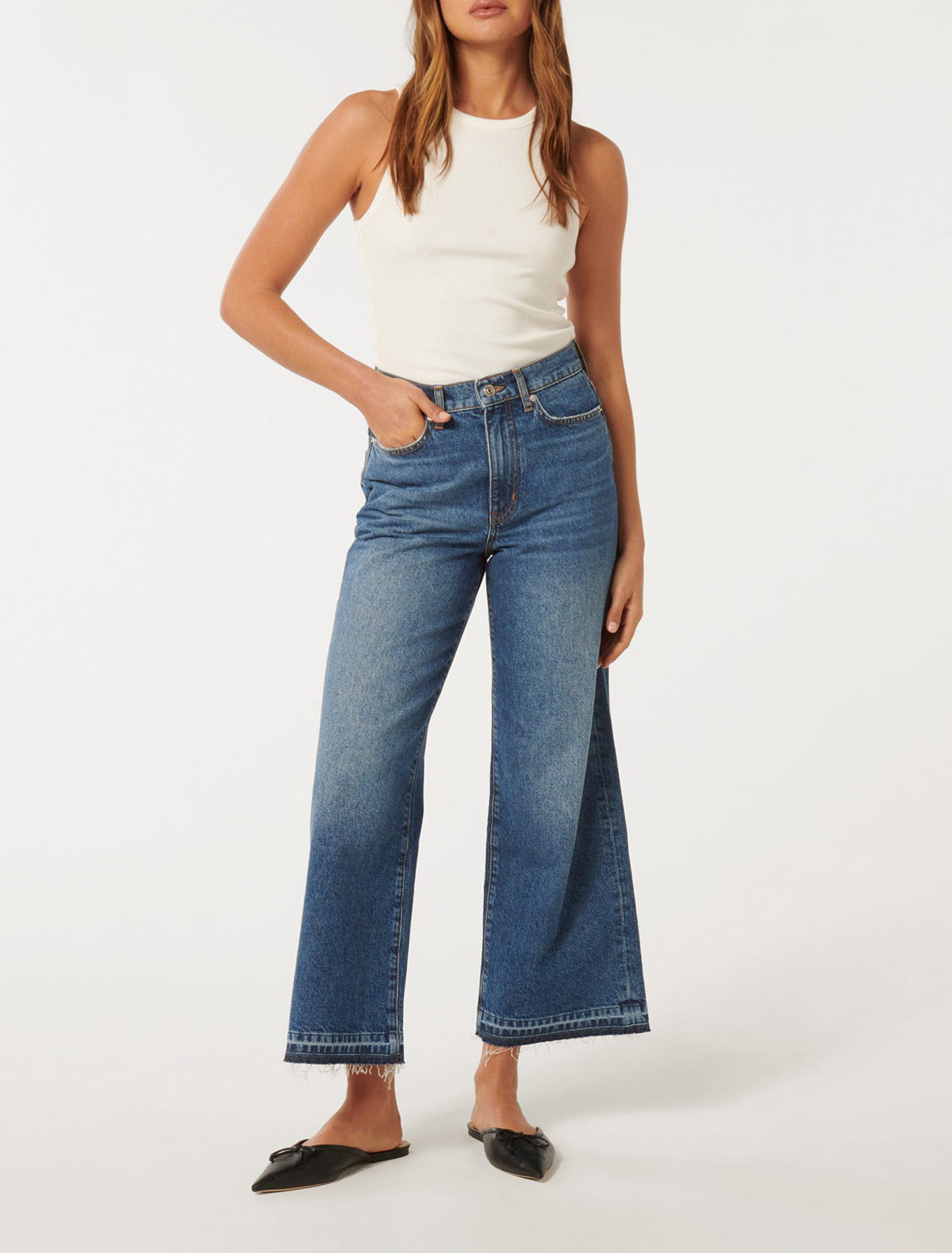 Wide-Leg Cropped Jeans