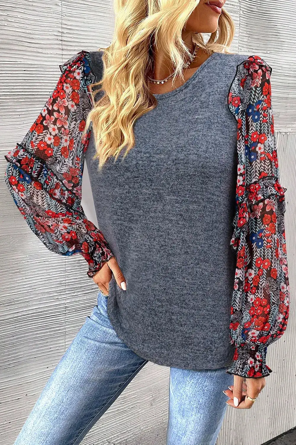 Clean Soft Floral V-Neck Blouse
