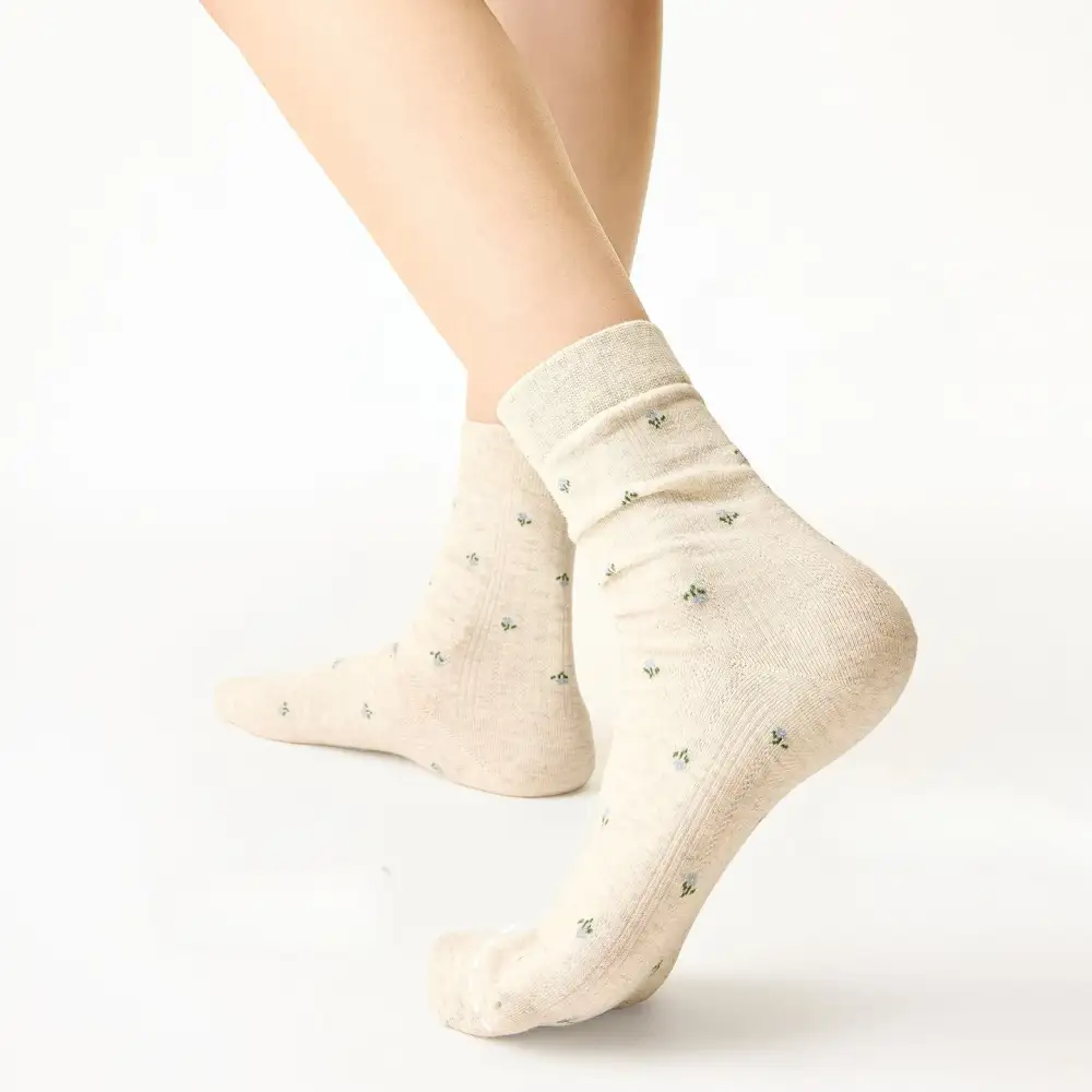 Dainty Floral Ribbed Crew Socks