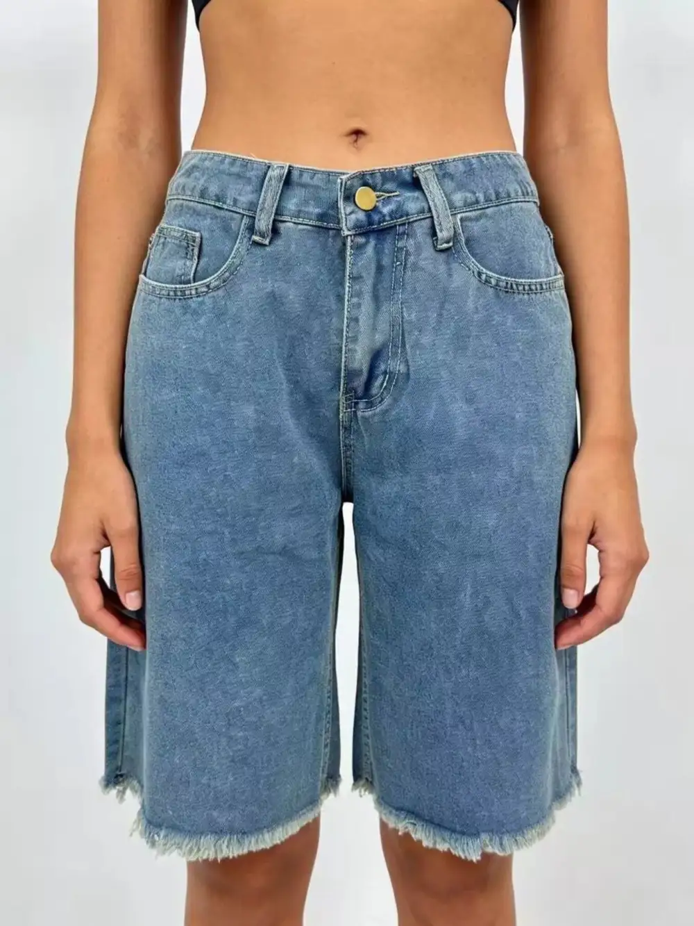 Weekend Raw Hem Frayed Hem Frayed Pocketed Shorts
