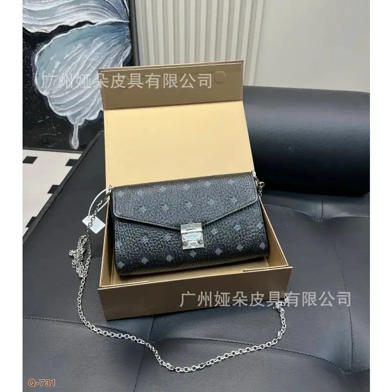 Hobo Shoulder Bag