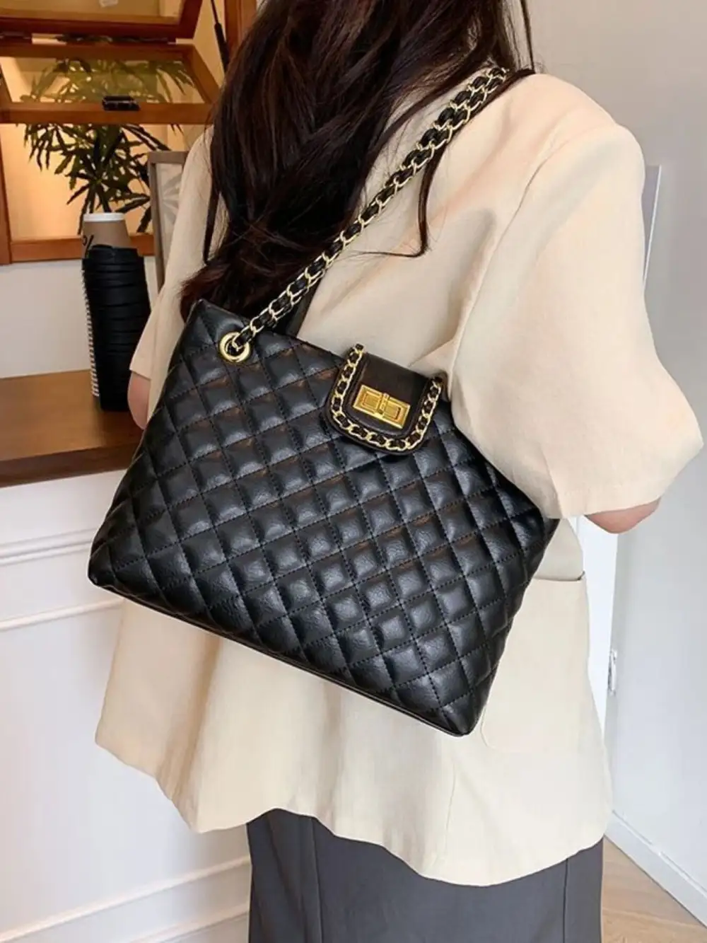 The Melissa Shoulder Bag