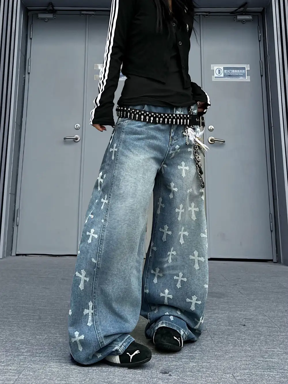 Wide-Leg Washed Graphic-Print Jeans