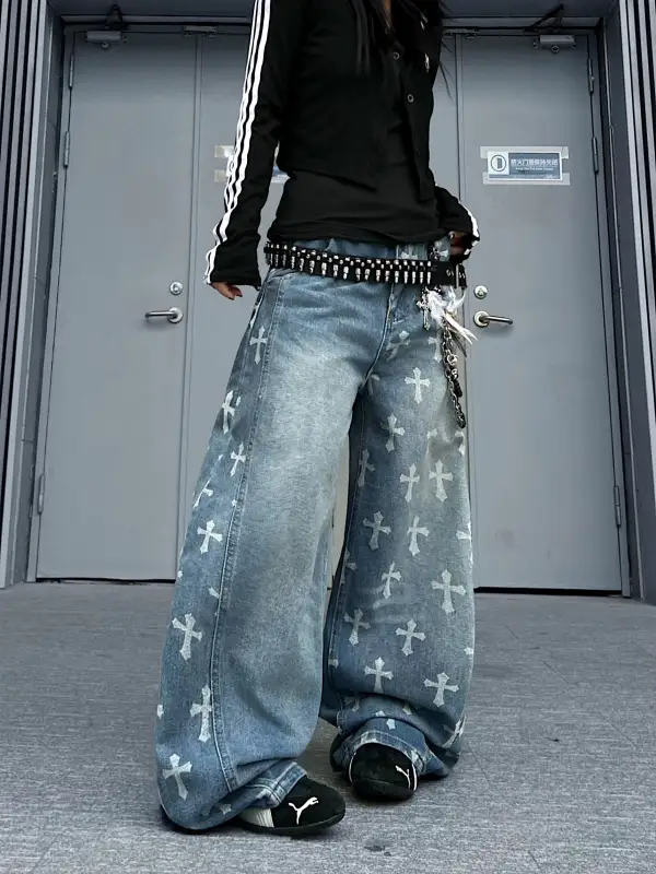 Wide-Leg Washed Graphic-Print Jeans