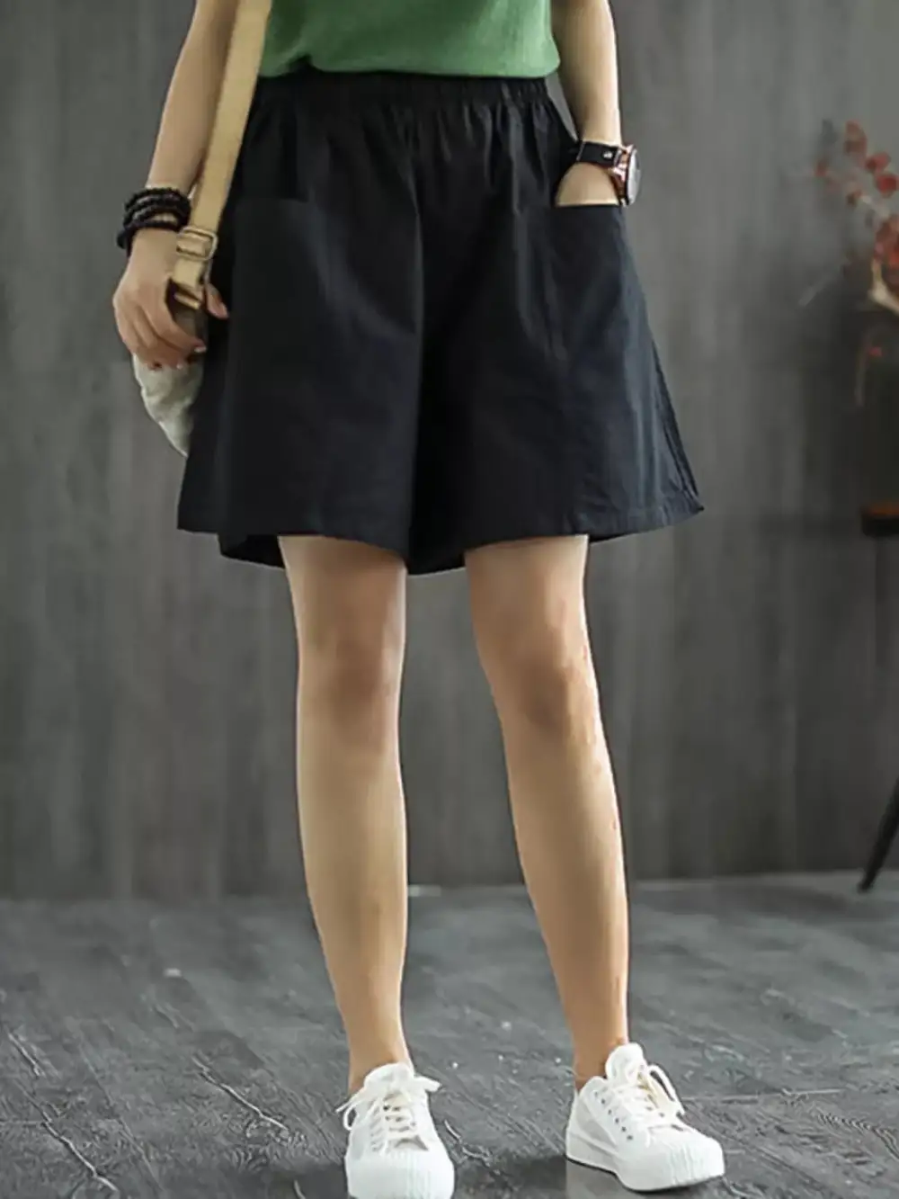 Elastic Waist Casual Shorts