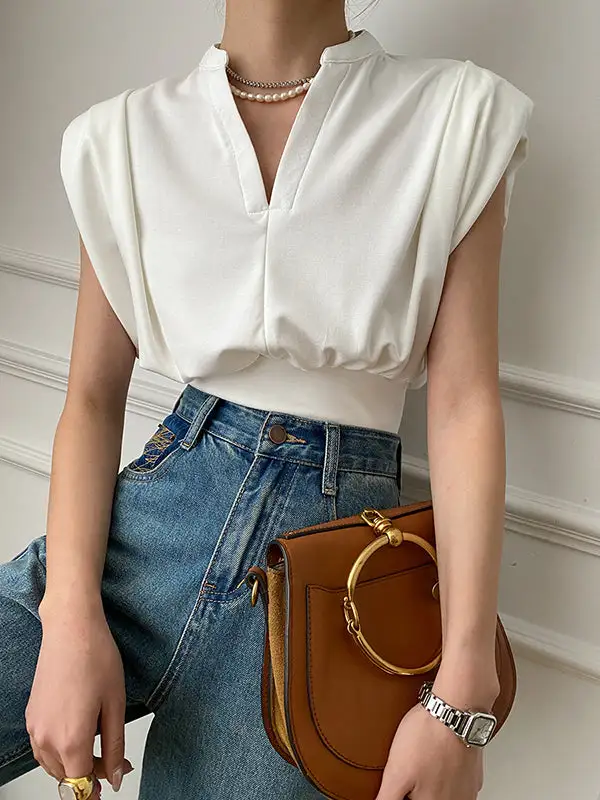 Relaxed Sleeveless Pleat Detail Shoulder Pad V-Neck T-Shirt