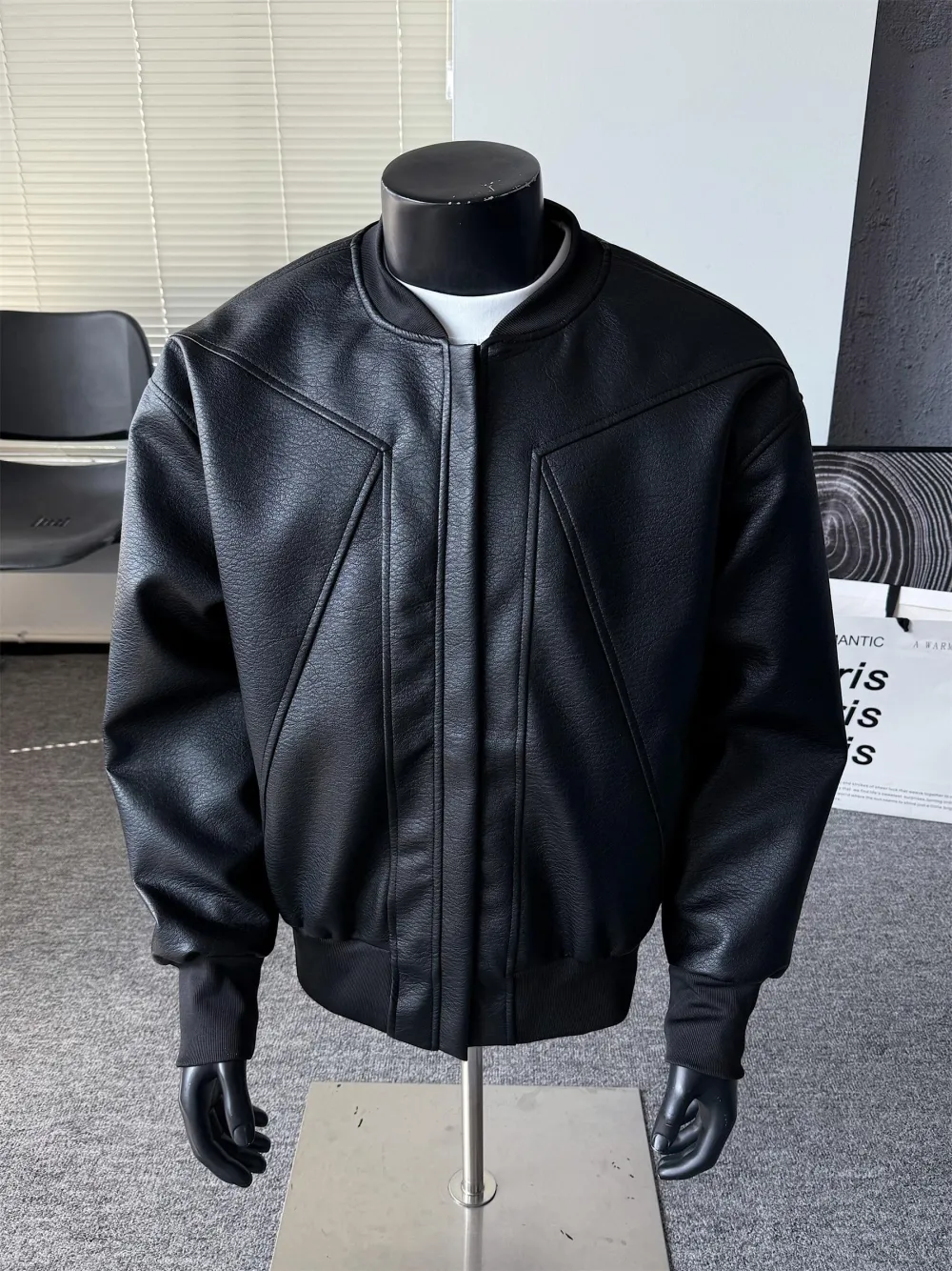 Men's solid color sporty windproof leather jacket