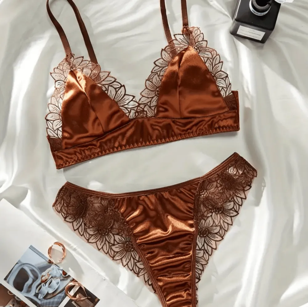 Refined Floral Embroidered Silk Lingerie Set