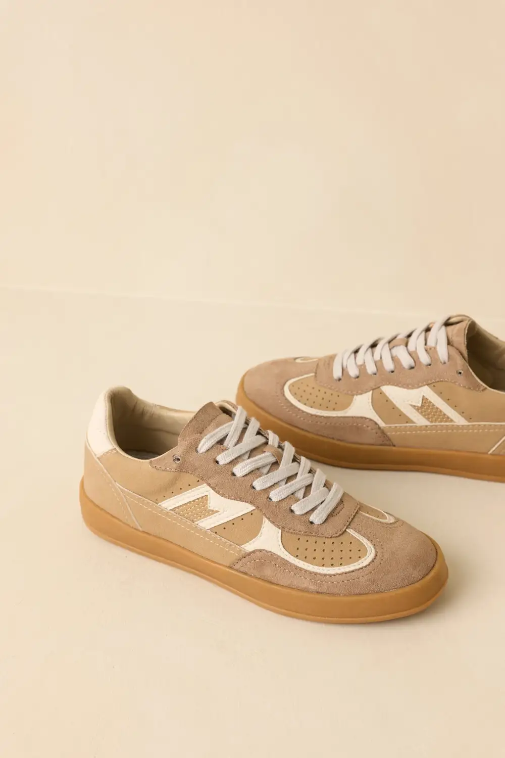 Gentle Faux Leather Leather Sneakers