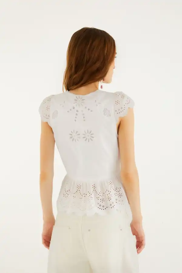 Organic-Cotton Cotton Lace-Trim Embroidered Blouse