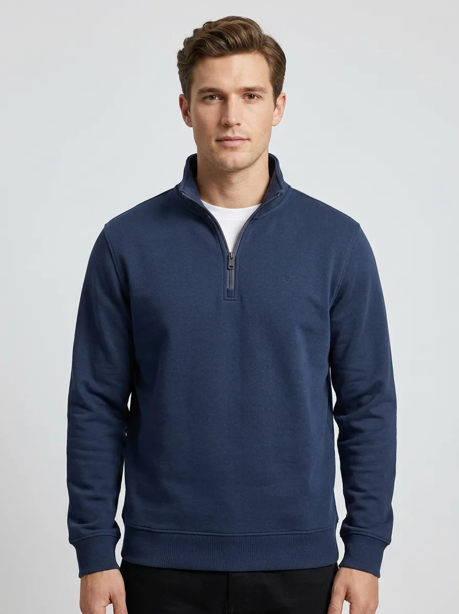 Men's Minimalist Textured Embroidered Emblem Stand-Collar Quarter-Zip Sweatshirt