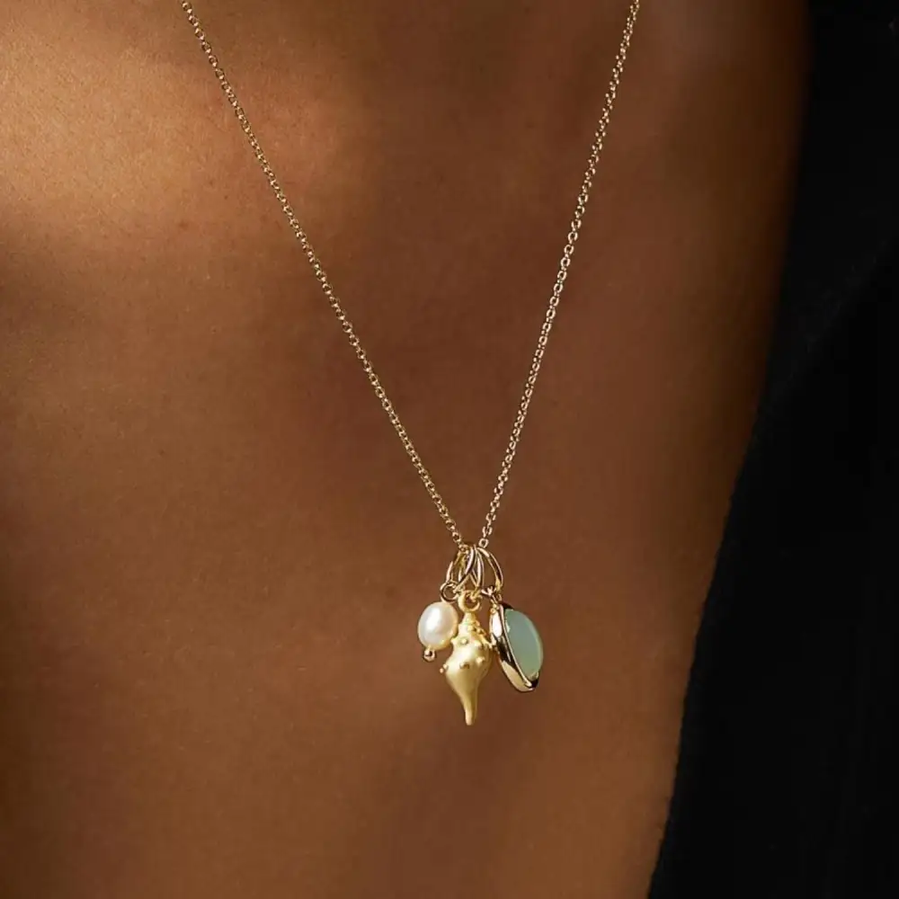 K Plated Natural Crystal Conch Pendant Necklace
