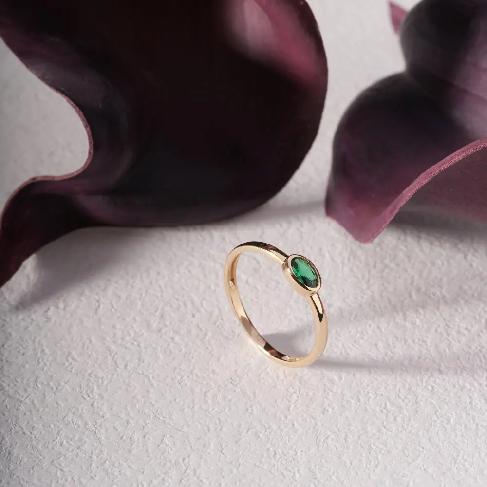 Simulated Emerald Oval Vintage Ring