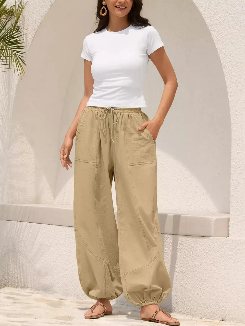 Relaxed-Fit Drawstring Pocketed Exposed-Seam Jogger Pants