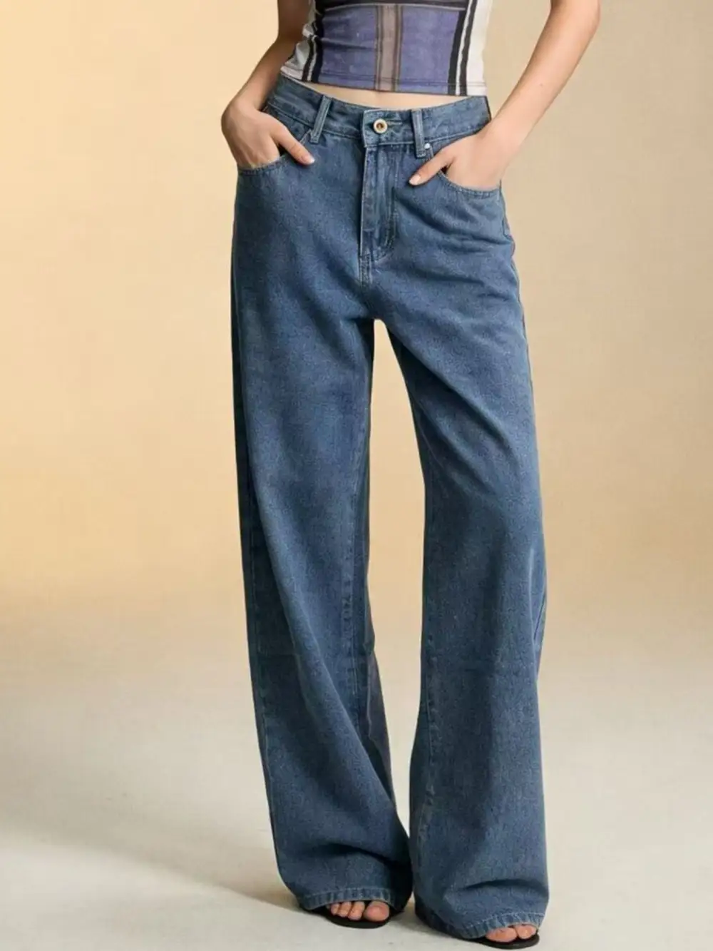 Contoured Wide Leg Denim Jeans
