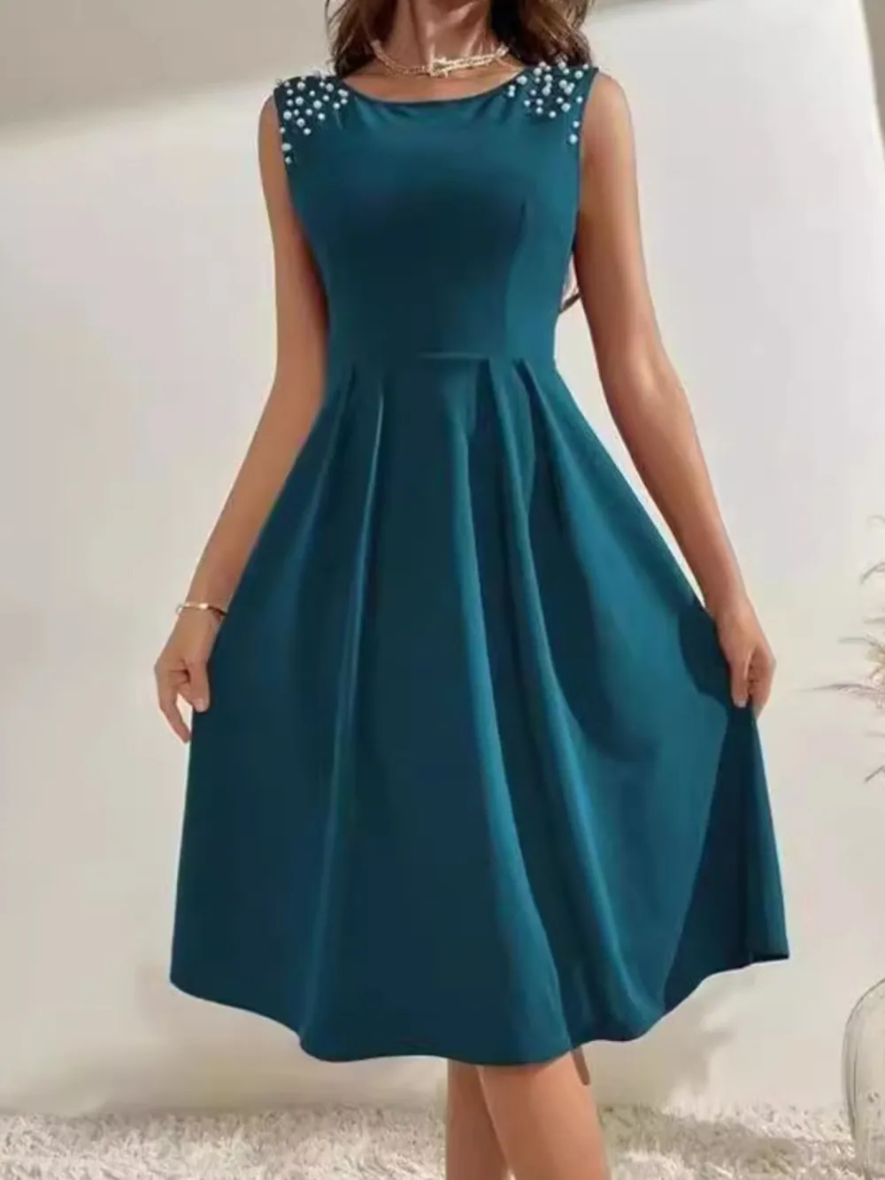 Polished Detail Sleeveless Midi Dress