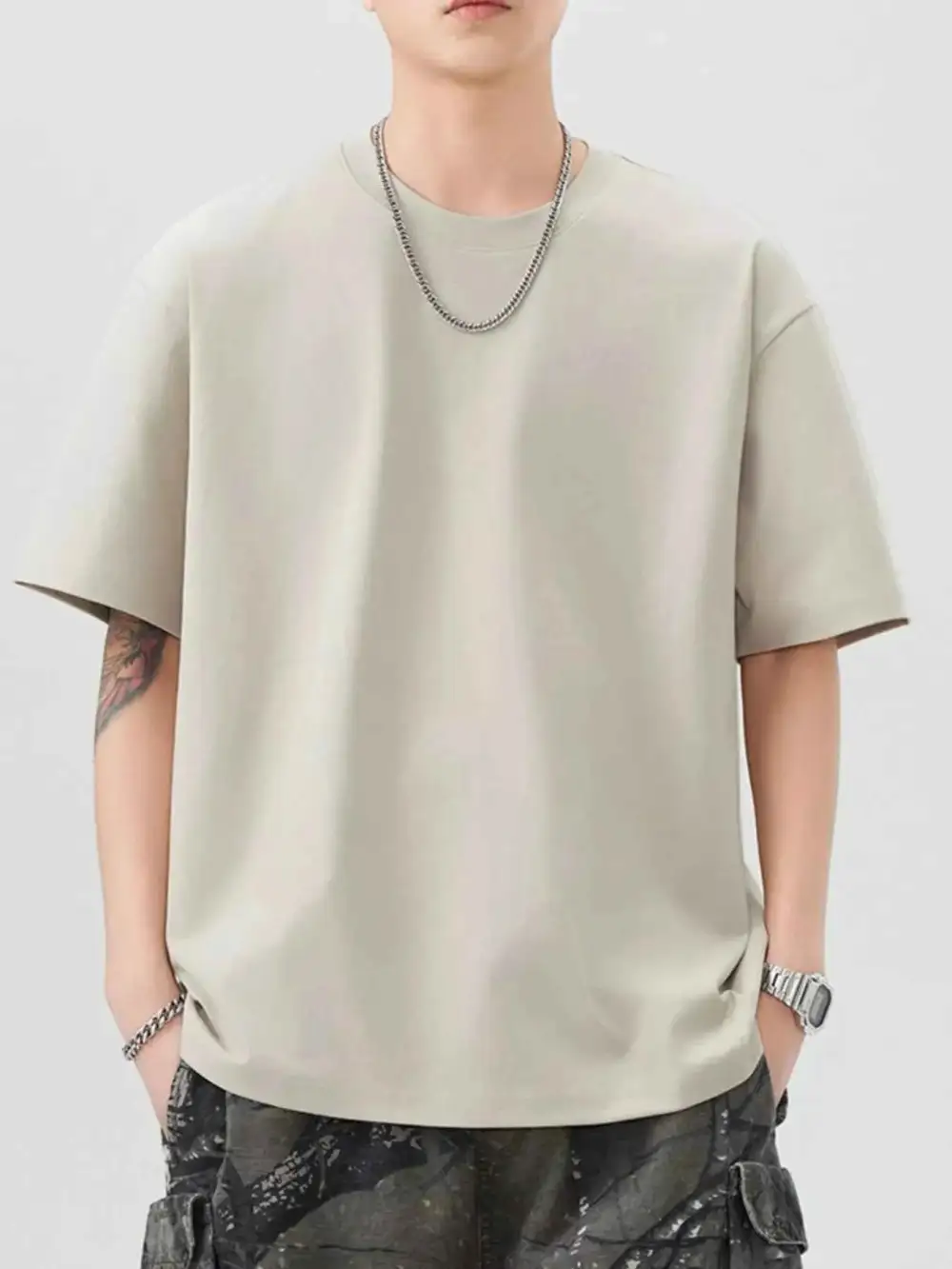 Minimal Round Neck Short Sleeve T-Shirt