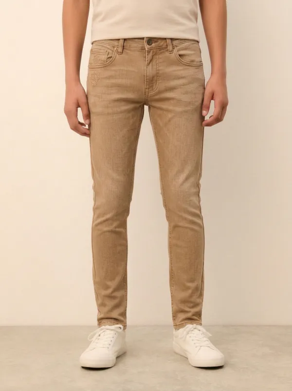 Men's Classic Comfort Geometric Emblem Embroidered Stretch Denim Jeans