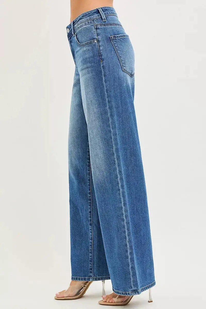 Smooth Pocketed Denim Jeans