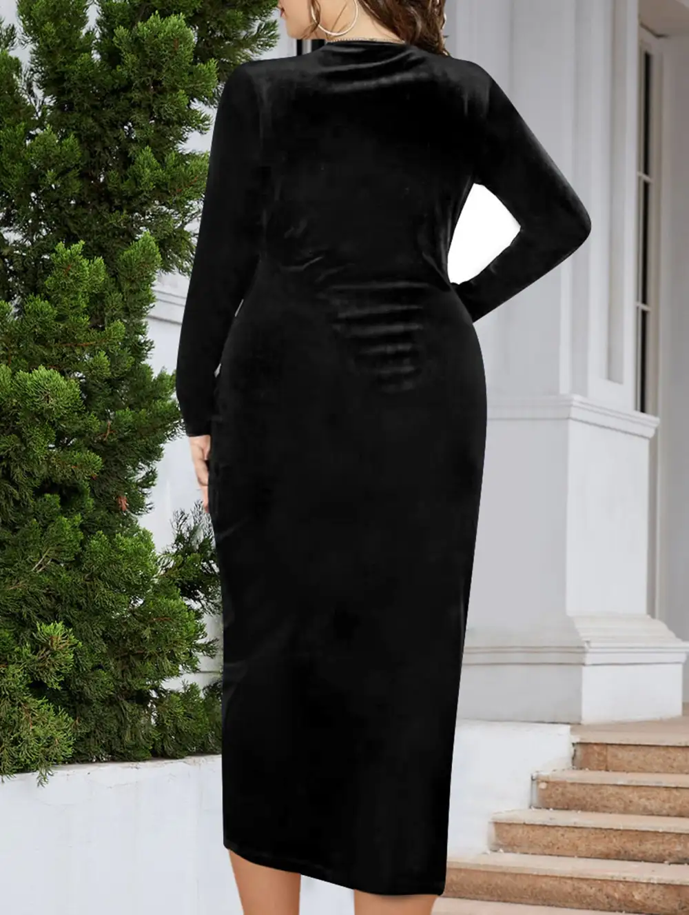 Plus Size Ruched V-Neck Fitted Dress