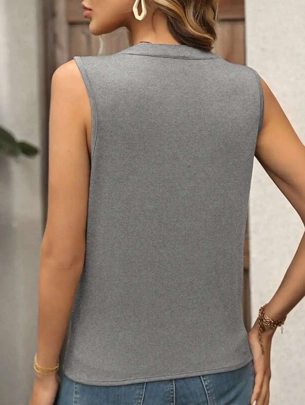 Slim Fit Pleats Sleeveless V-Neck Top