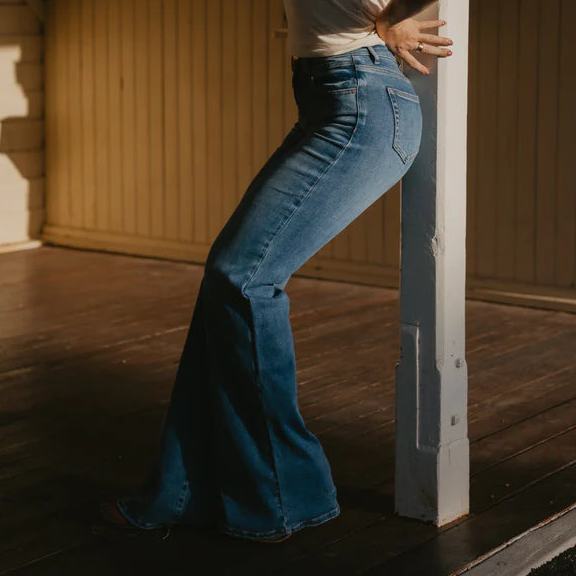 Women's Clean Line Classic Jeans