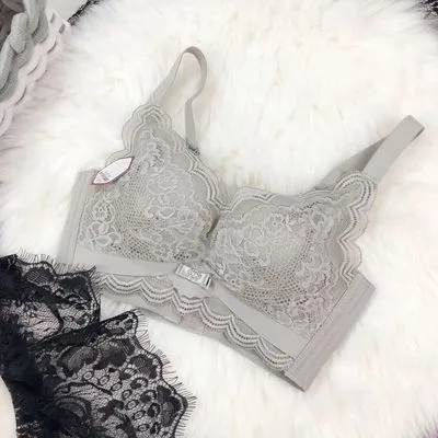 Plus-Size Wireless Lace Push-Up Bra