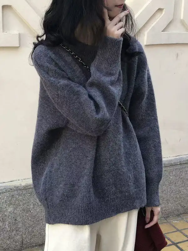 Minimal Round Neck Long Sleeve Relaxed Fit Pullover Sweater