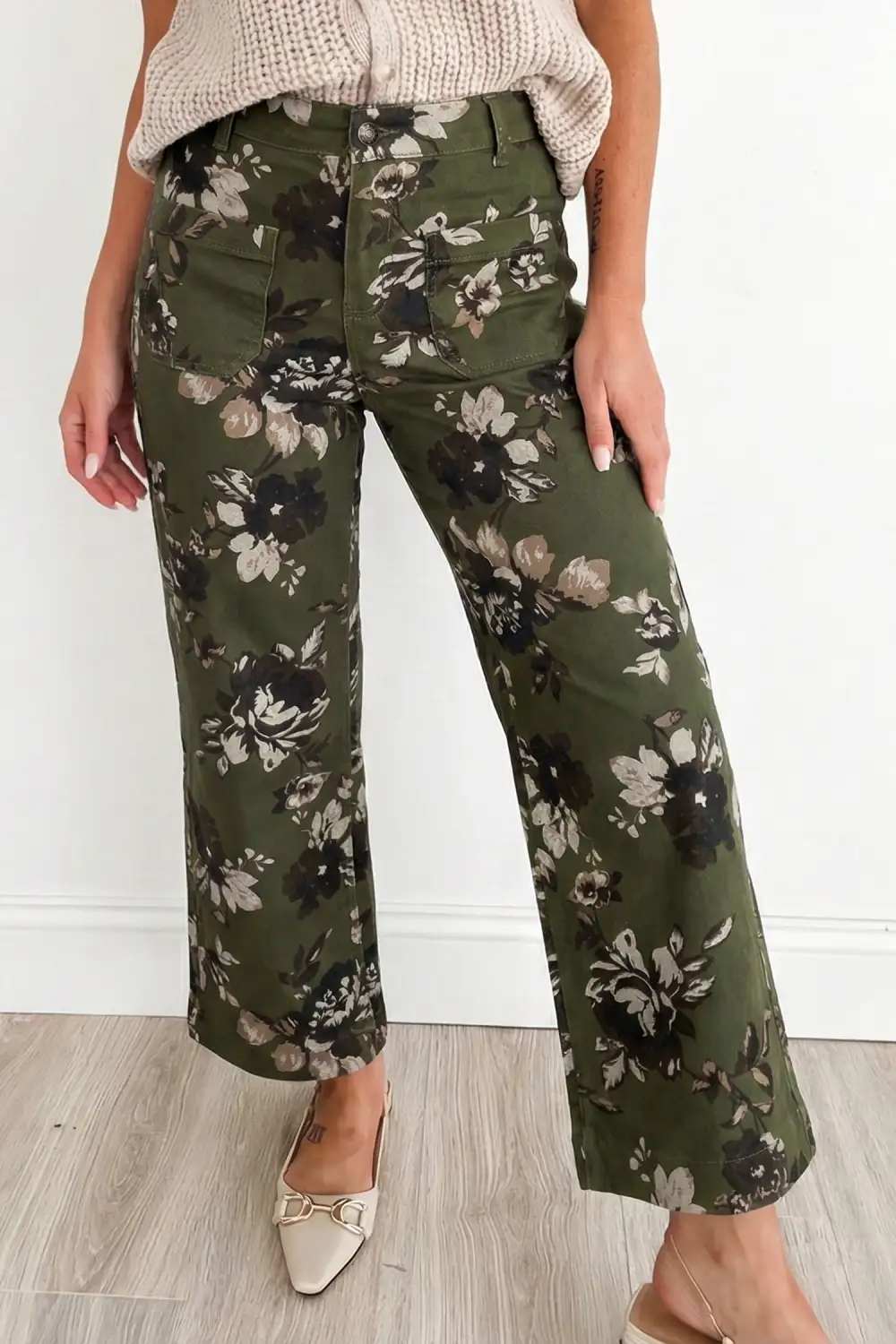 Vintage Floral Print Square Patch Pocket Raw Hem Shift Jeans