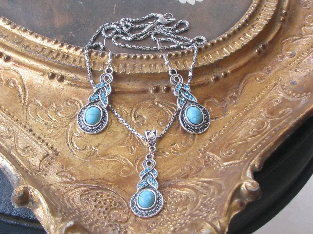 Turquoise Stone Dangle Earrings And Pendant Necklace Set
