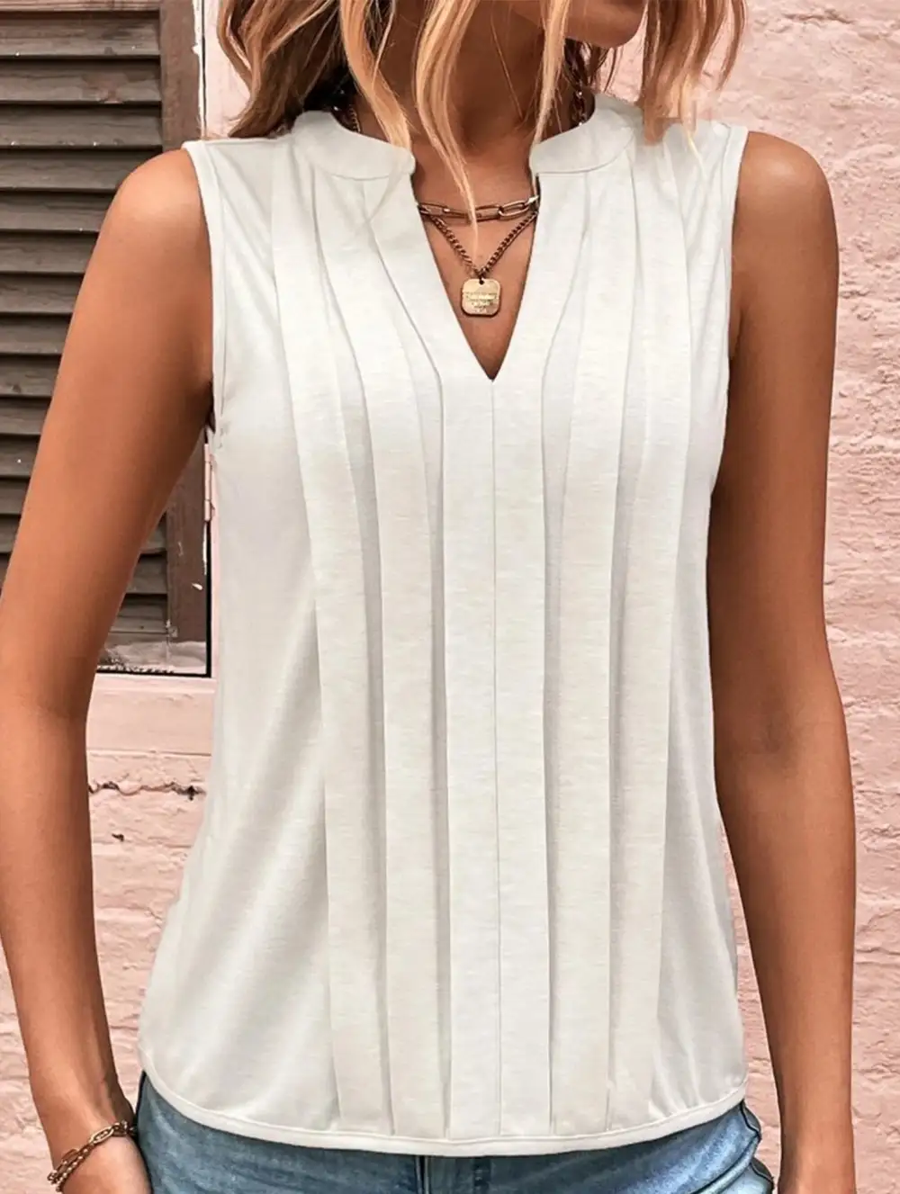 Slim Fit Pleats Sleeveless V-Neck Top