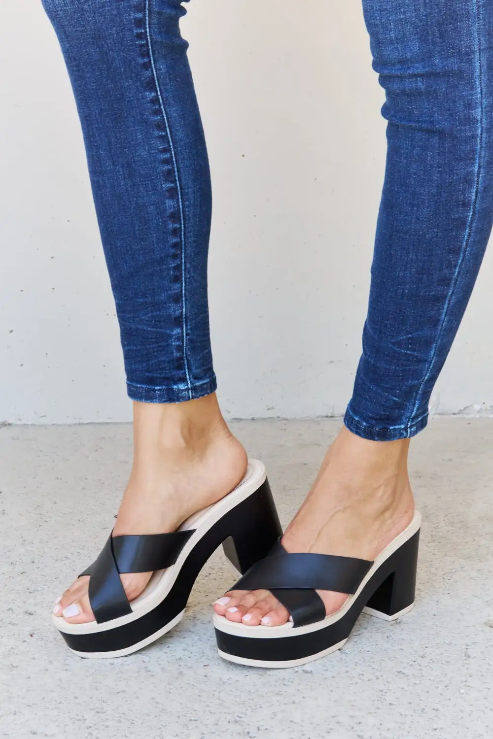 Contrast Platform Sandals
