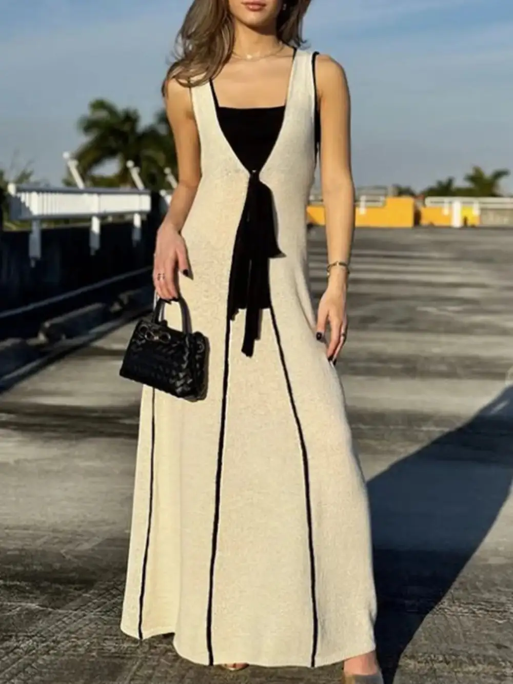 Balanced Detail Knit Sleeveless Maxi Dress